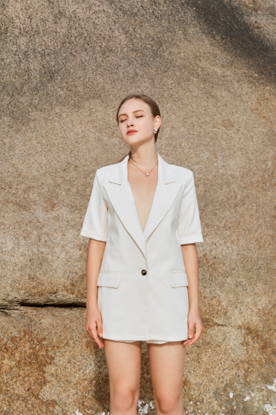 Anna Linen Blazer
