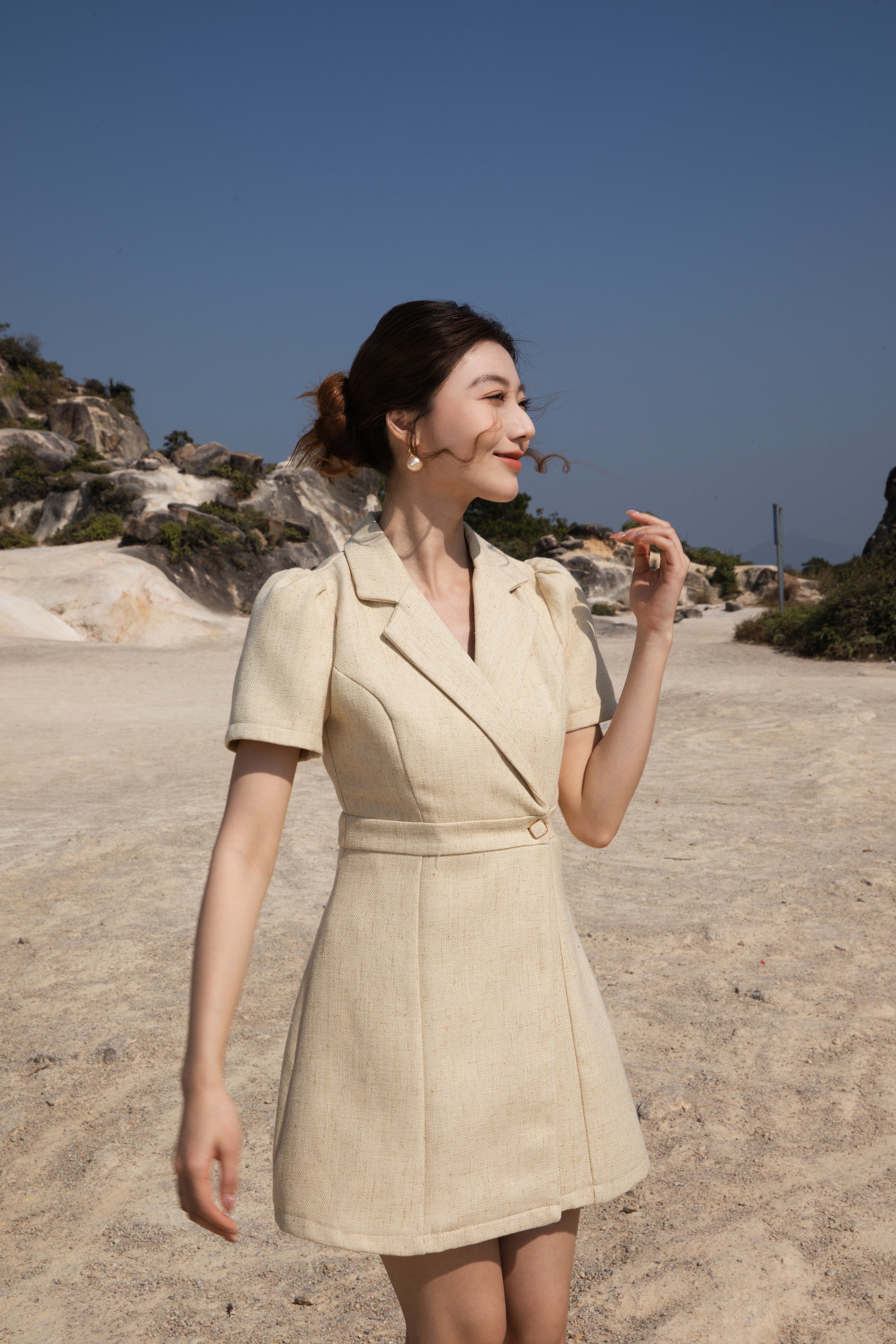 Xīn Yuè Classic Wrap Short Dress