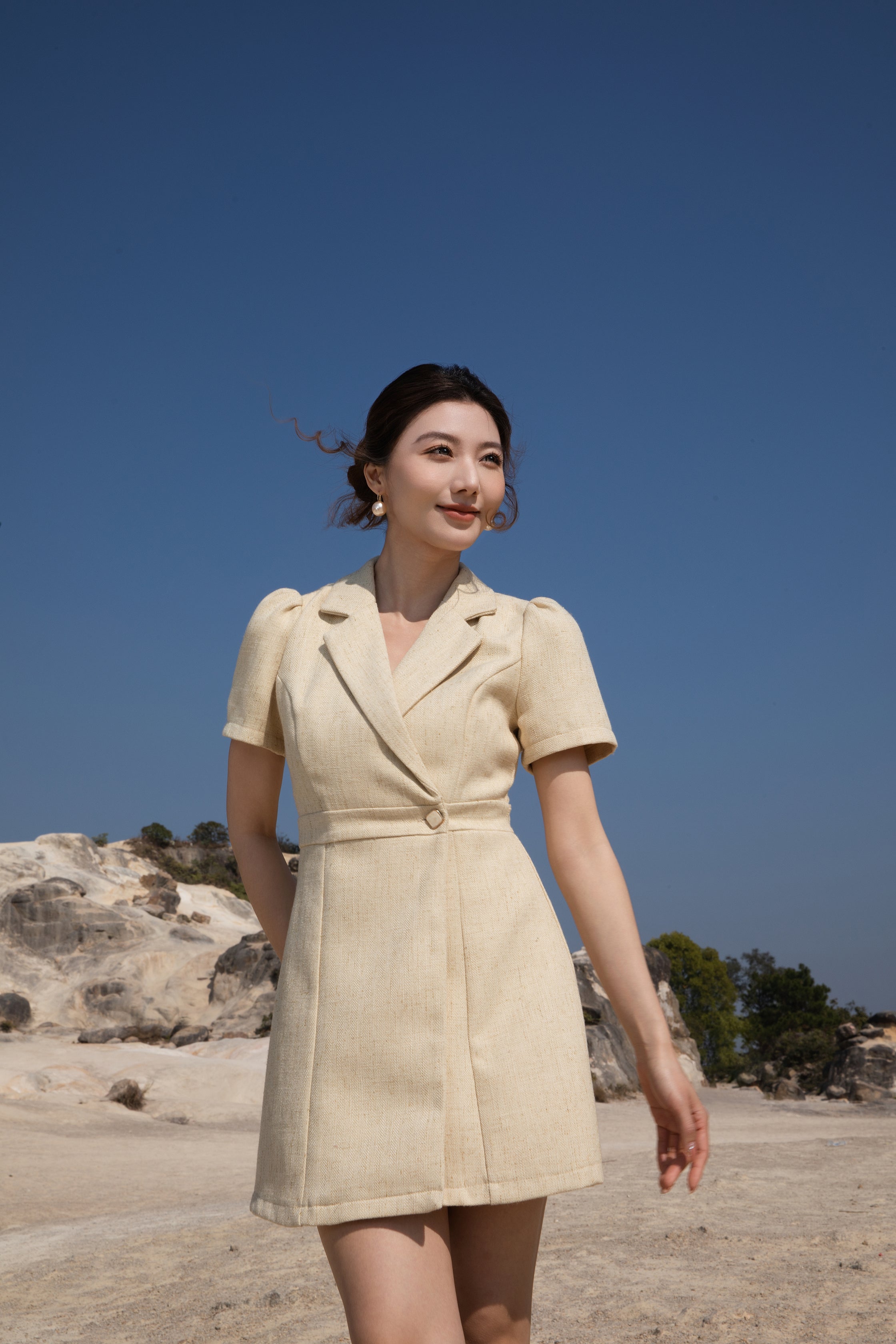 Xīn Yuè Classic Wrap Short Dress