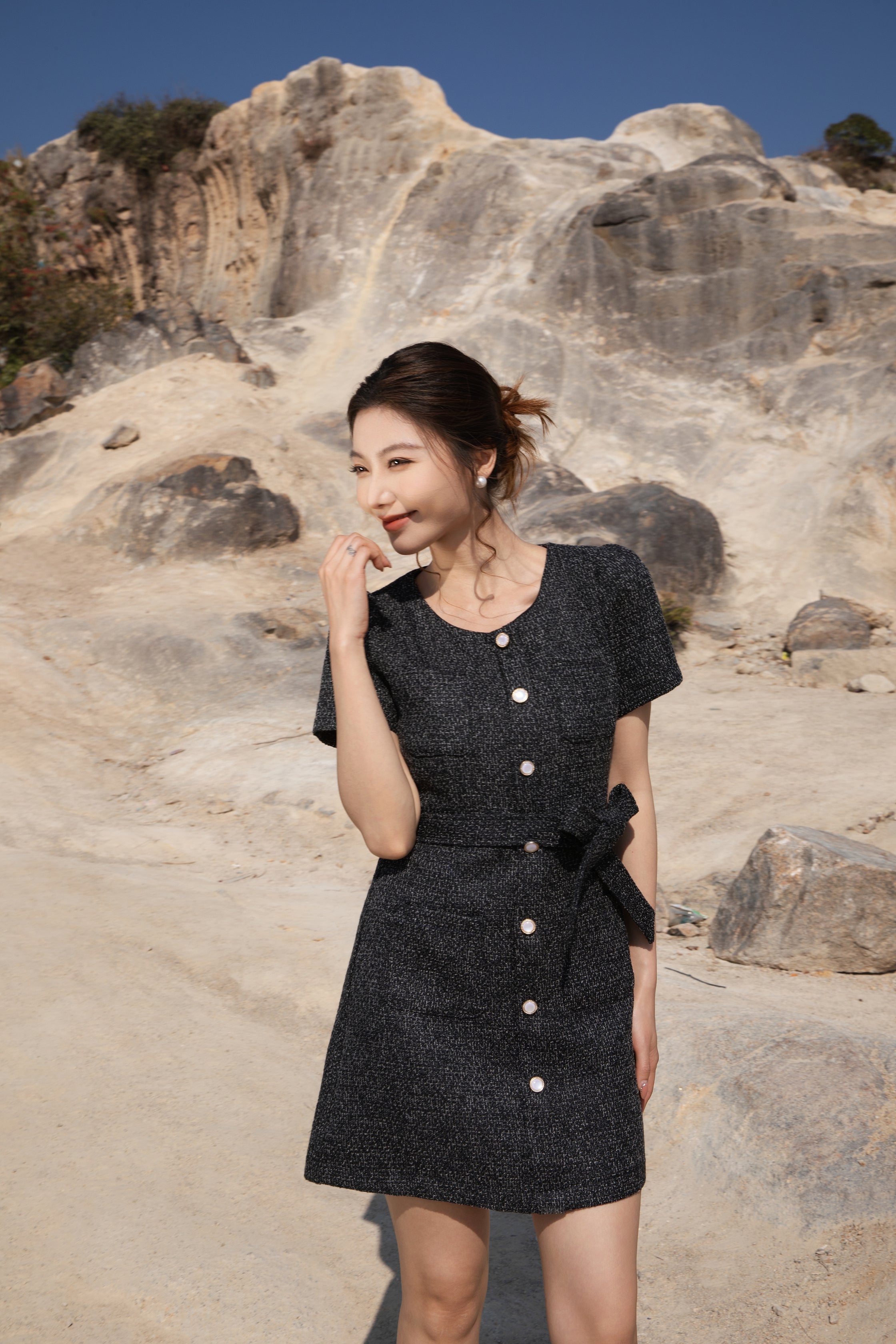 Xīn Yuè Classic Textured Short Dress