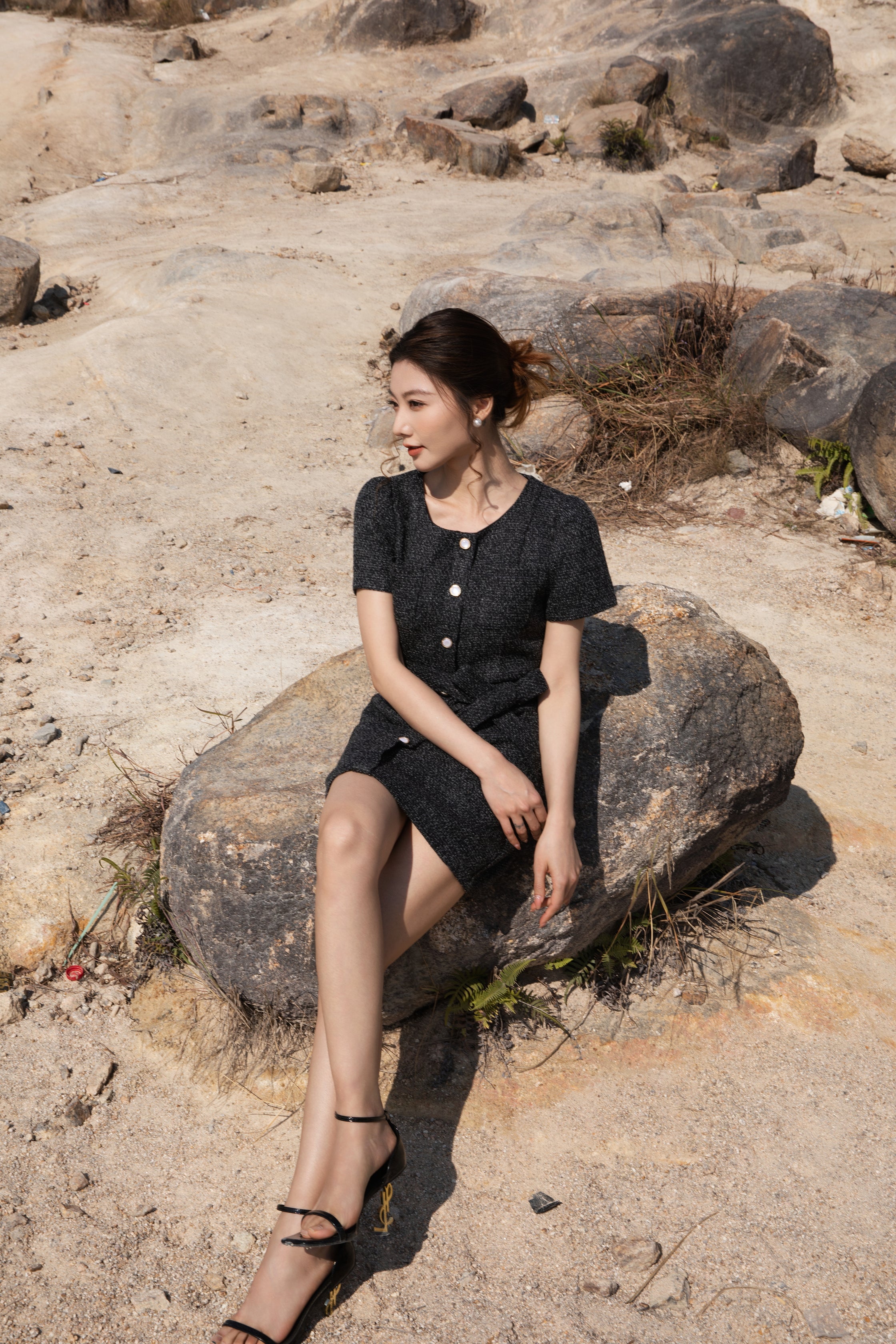 Xīn Yuè Classic Textured Short Dress