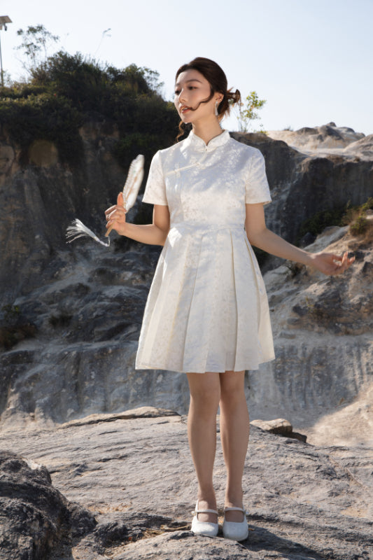 Xīn Yuè Pleated Blossom Qi Pao