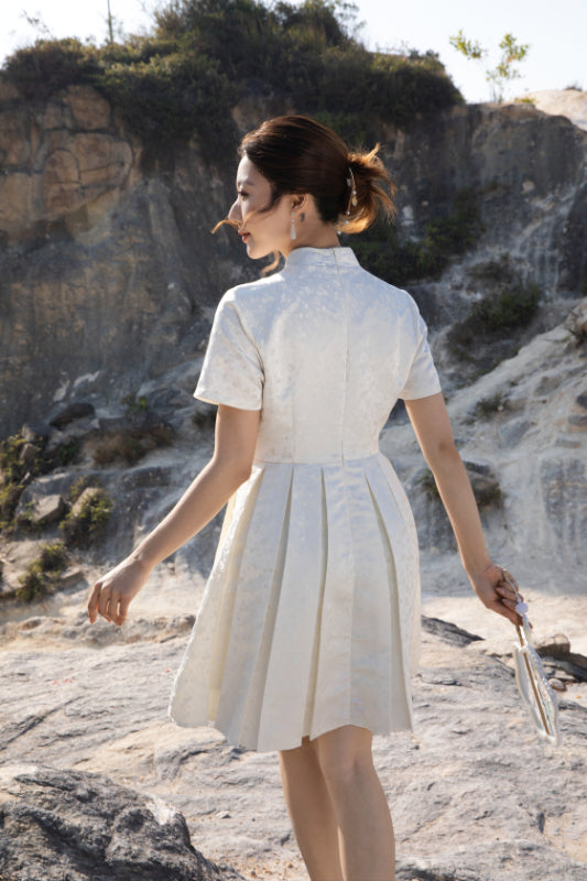Xīn Yuè Pleated Blossom Qi Pao