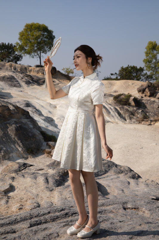 Xīn Yuè Pleated Blossom Qi Pao