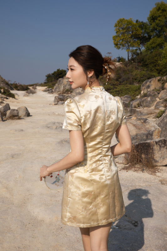 Xīn Yuè Opulence Qi Pao ( gold )