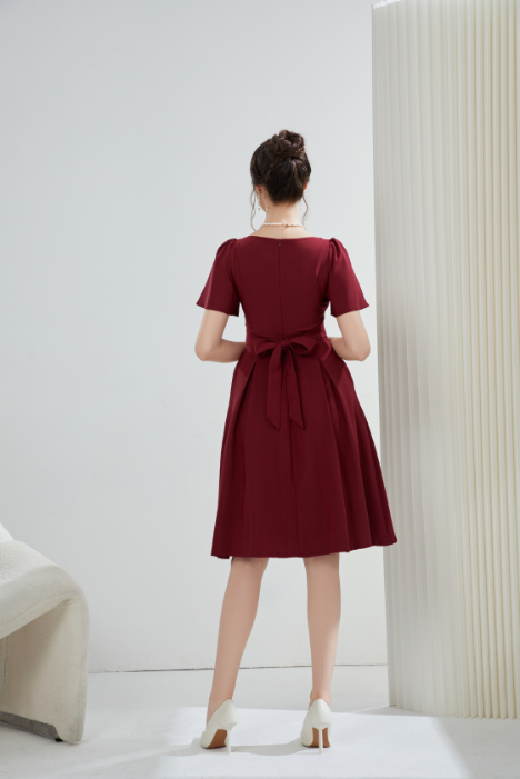 Angela Sweetheart Midi Dress