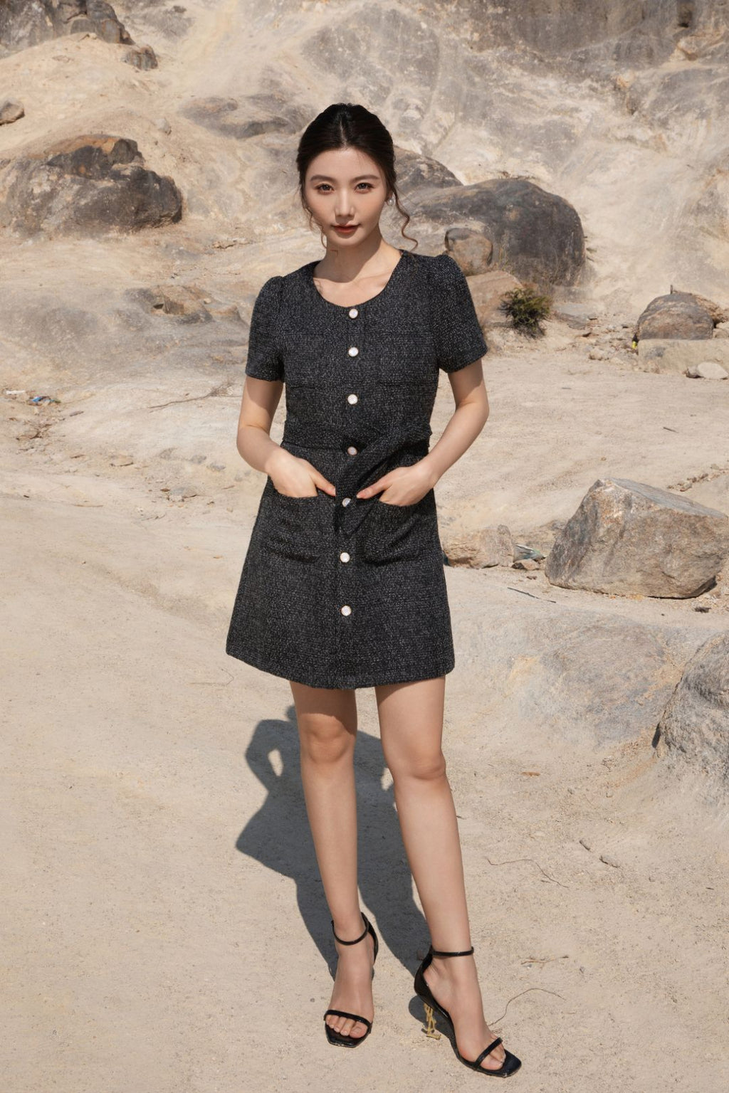 Xīn Yuè Classic Textured Short Dress