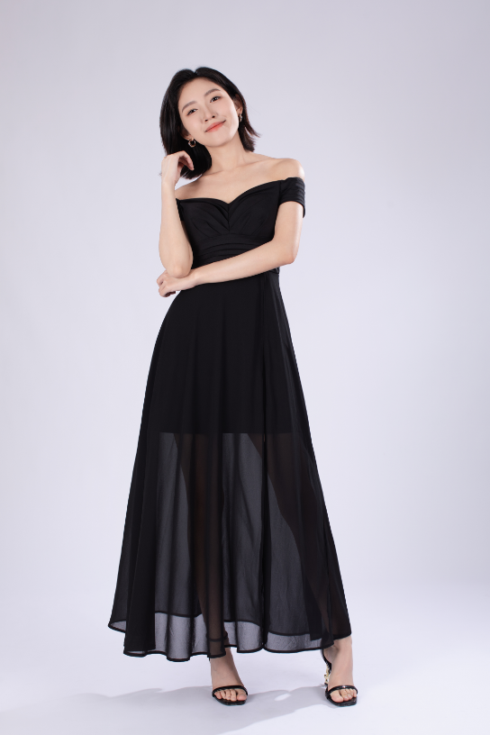 Ella Off Shoulder Padded Maxi Dress in Black