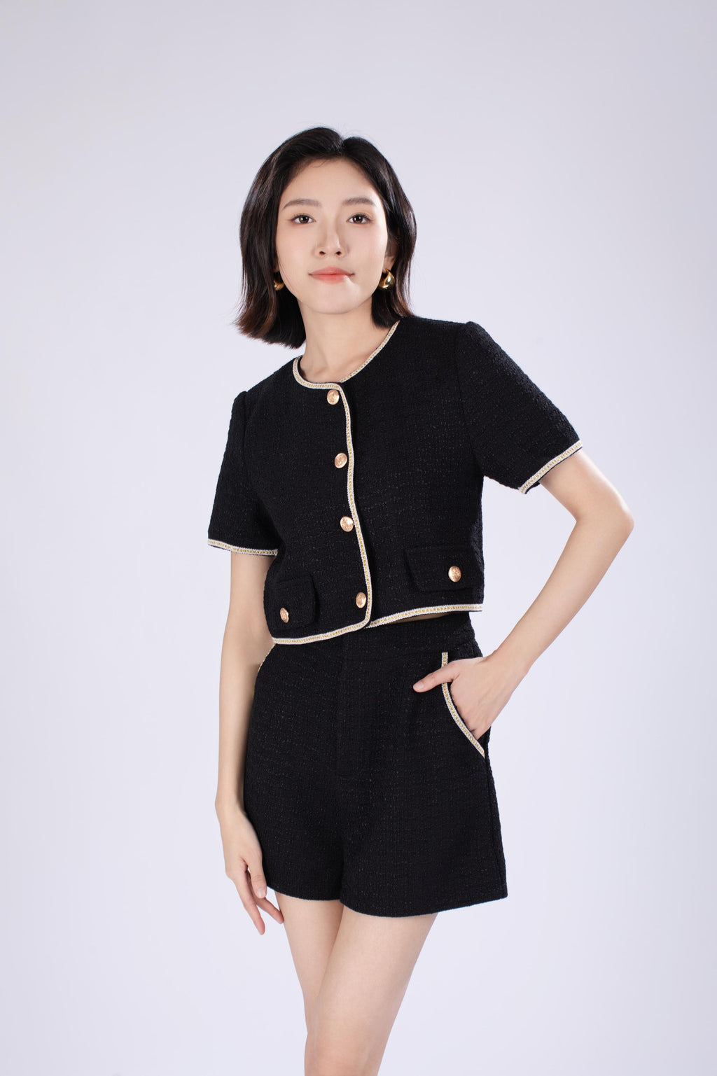 Ella Tweed Short Pants in Black