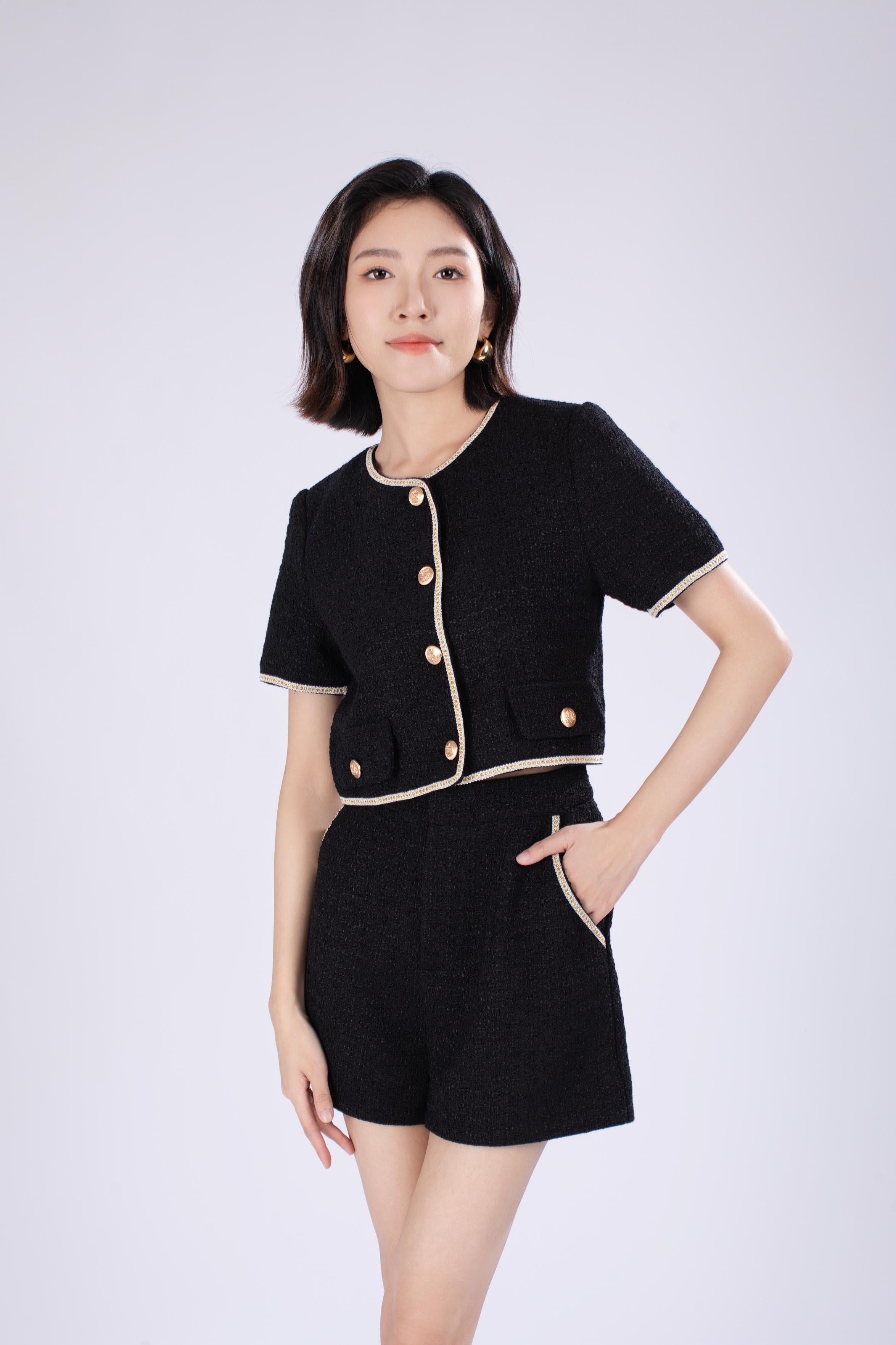 Ella Tweed Short Pants in Black