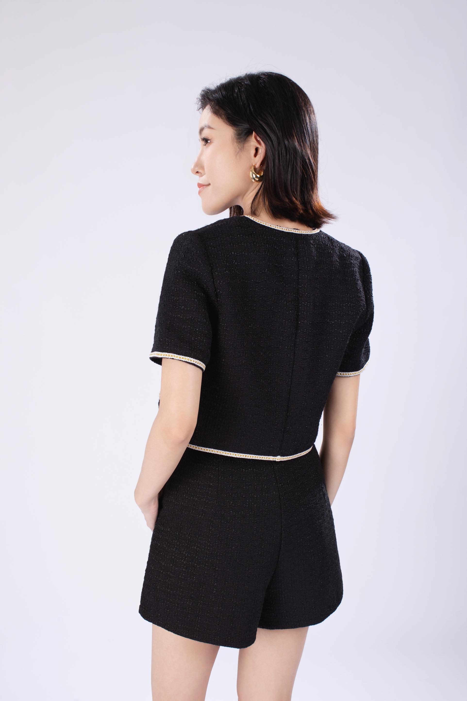 Ella Tweed Short Pants in Black