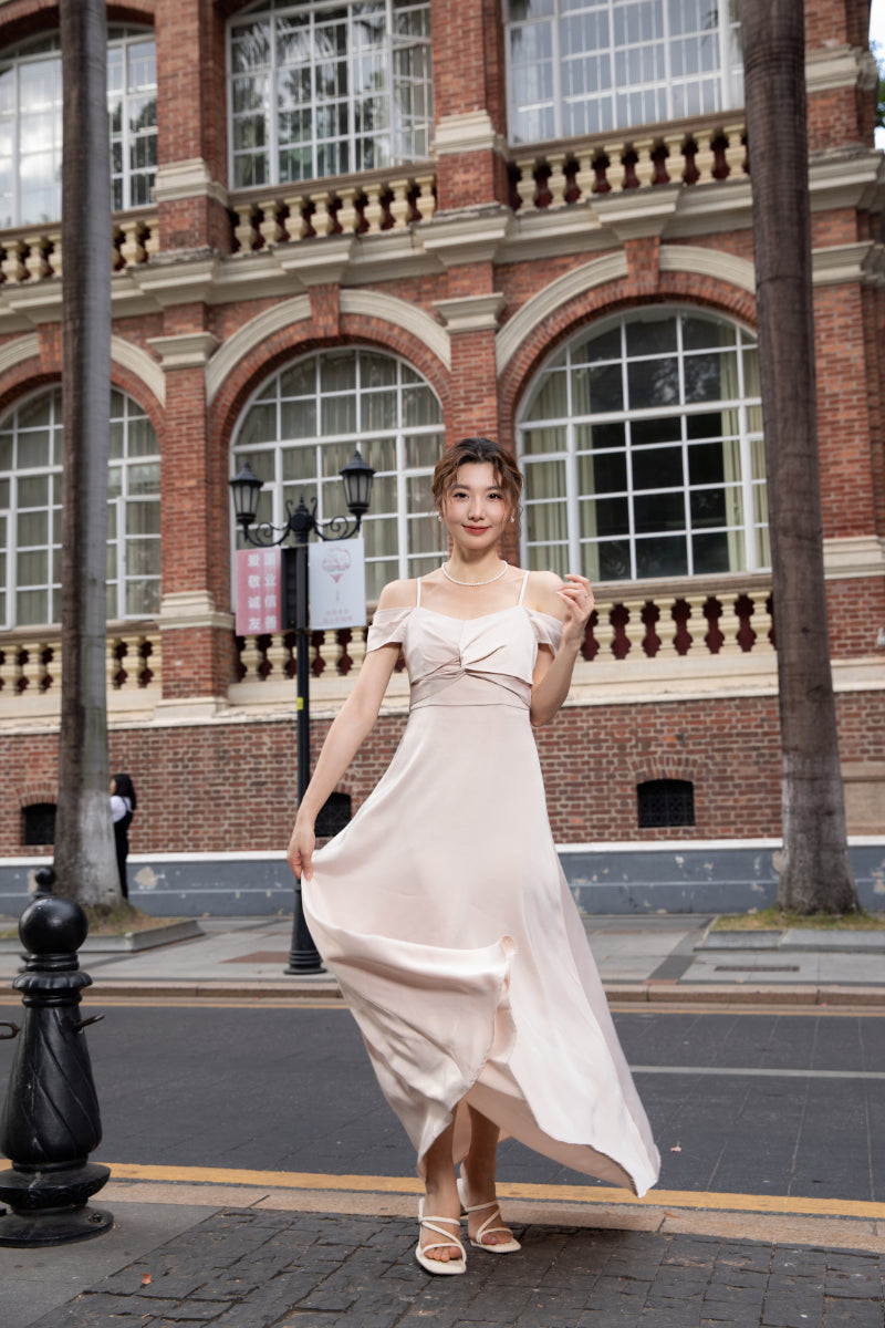 Xīn Yuè Off Shoulder French Maxi Dress