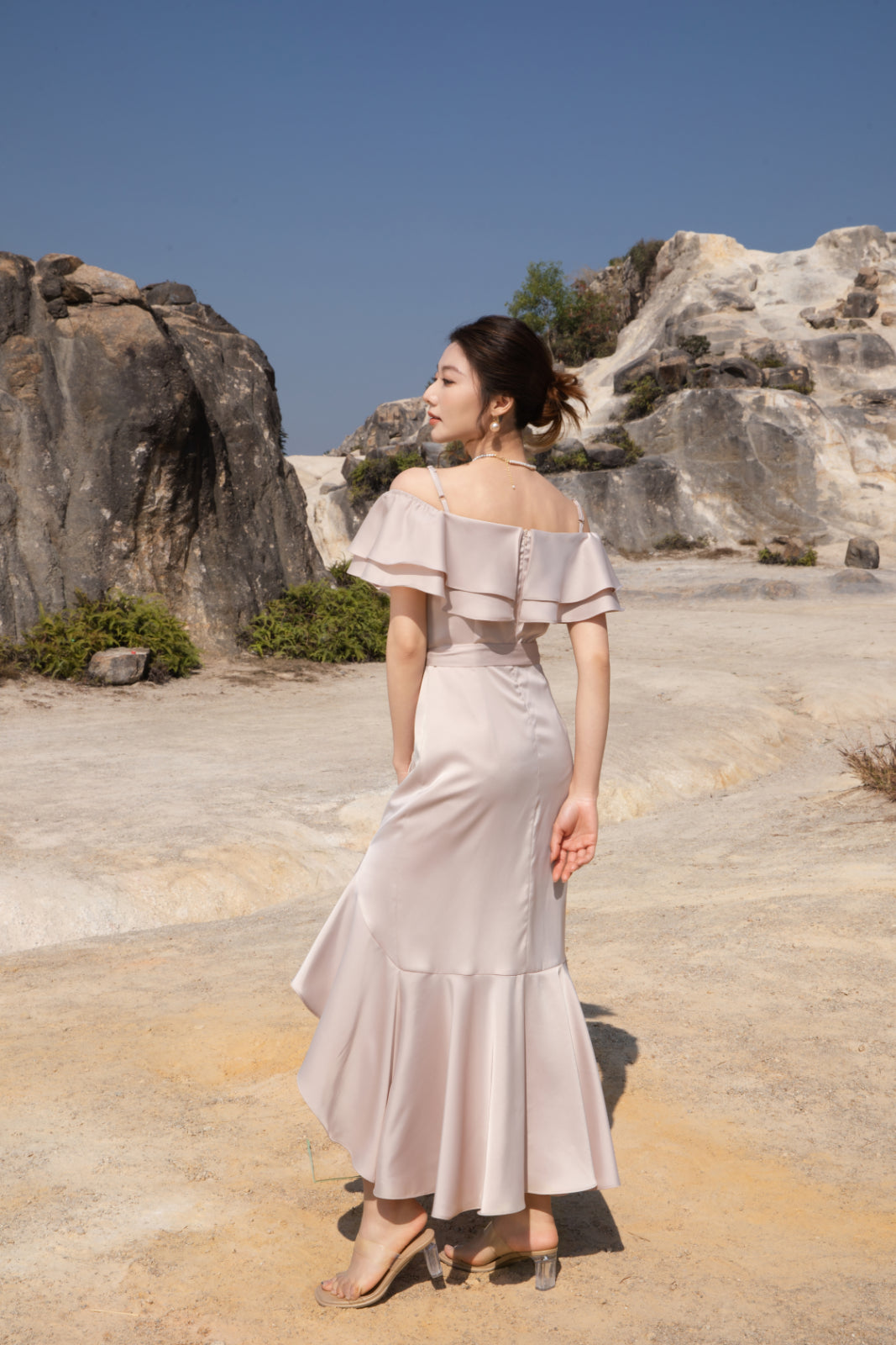 Xīn Yuè Valentines Off Shoulder Maxi Dress