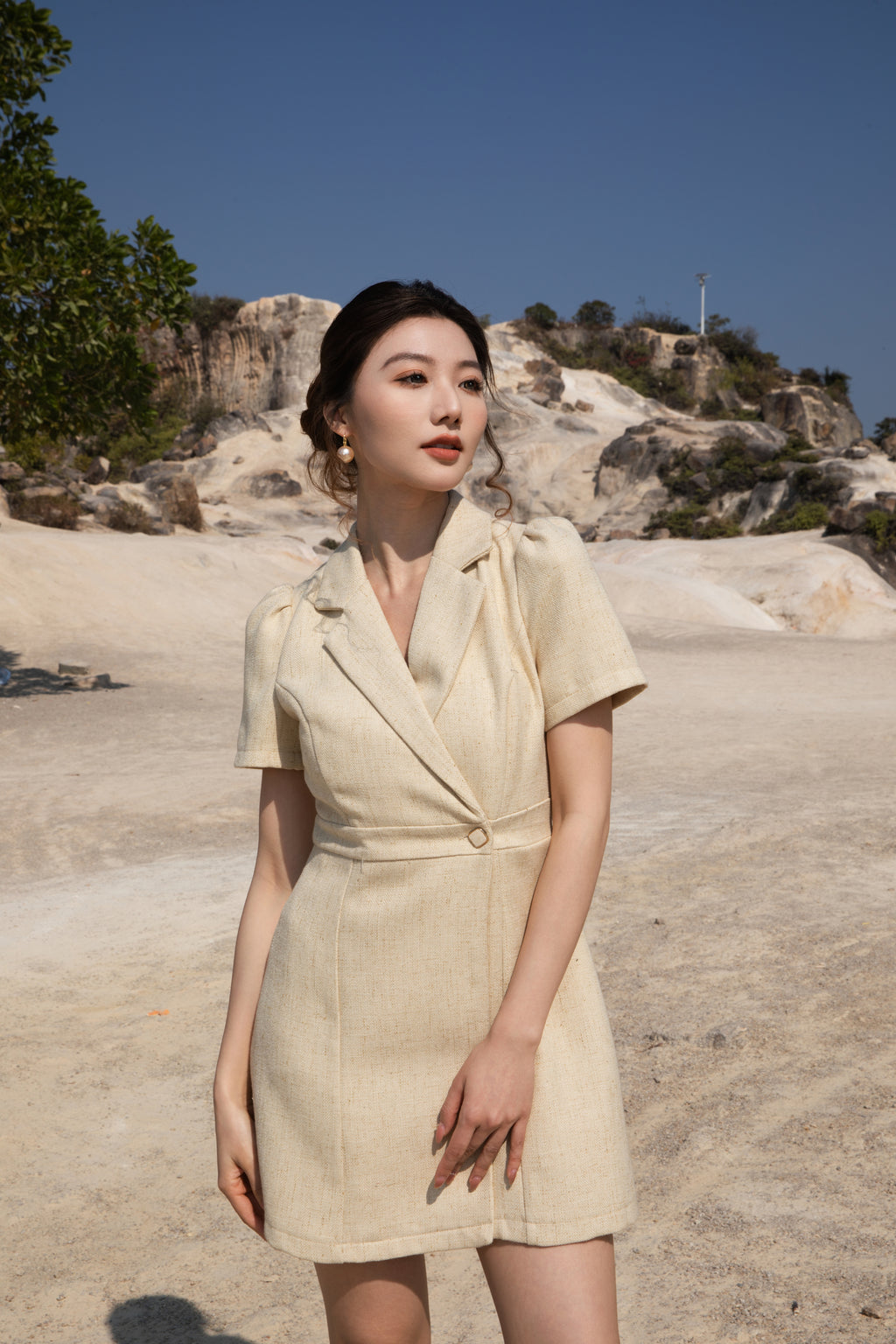 Xīn Yuè Classic Wrap Short Dress