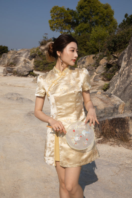 Xīn Yuè Opulence Qi Pao ( gold )