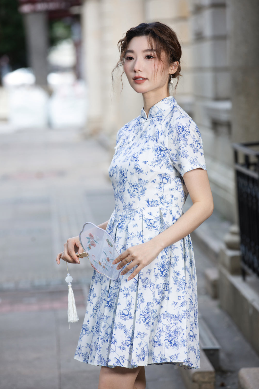 Xīn Yuè Porcelain Pleated Short Dress