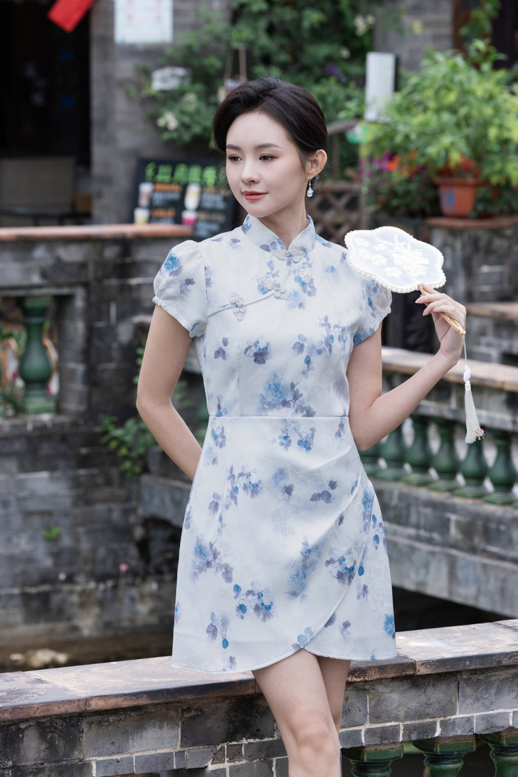 Jin Yuè Oriental Vintage Qi Pao