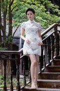 Jin Yuè Twining Floral Qi Pao