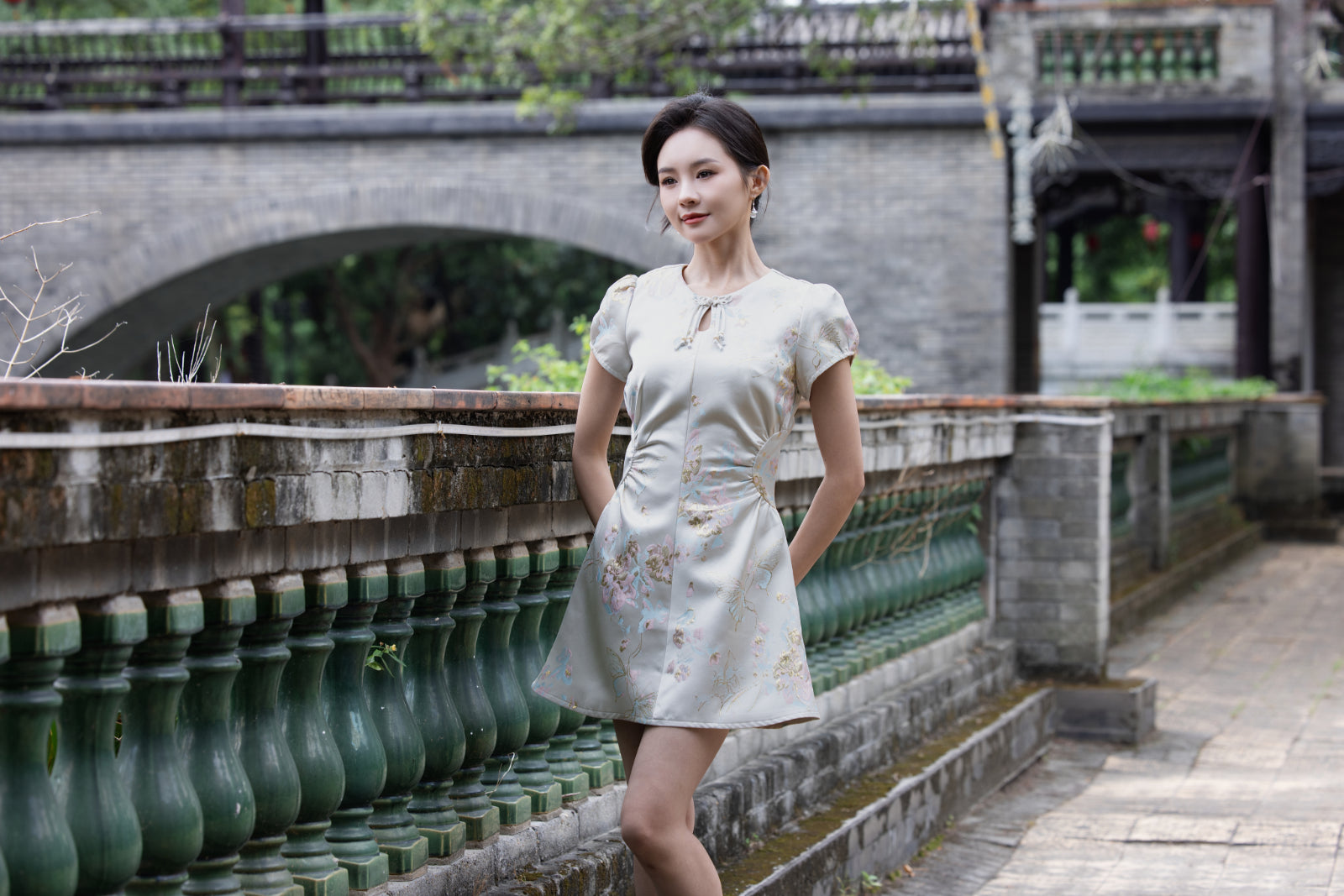 Jin Yuè Oriental Luxe Qi Pao