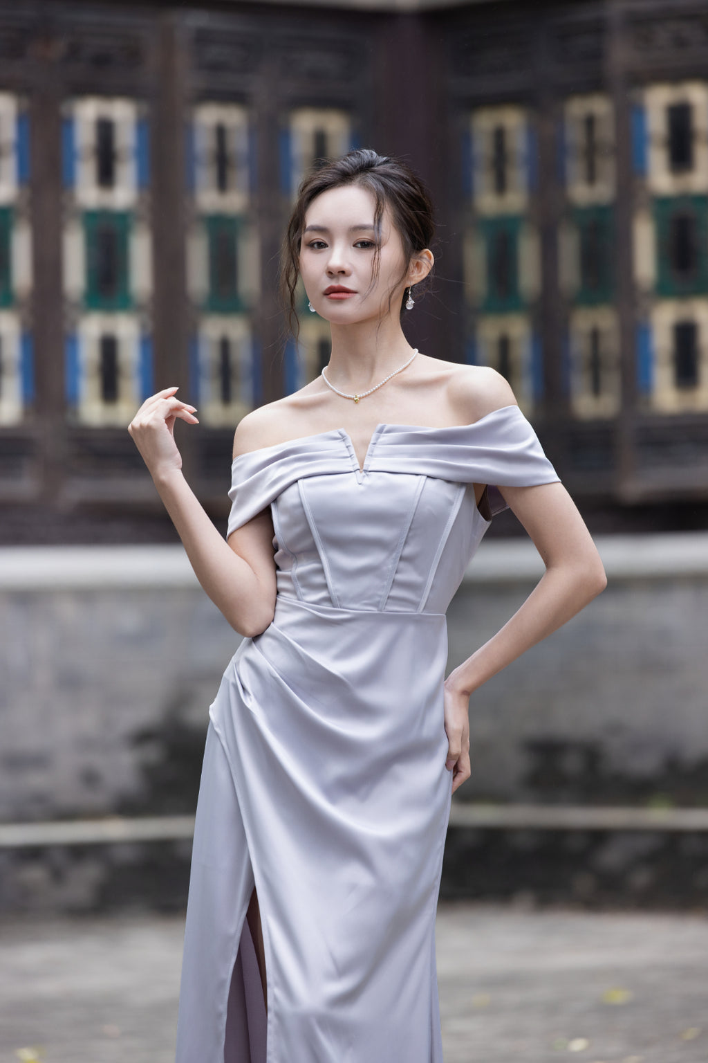 Jin Yuè V Off Shoulder Maxi Dress