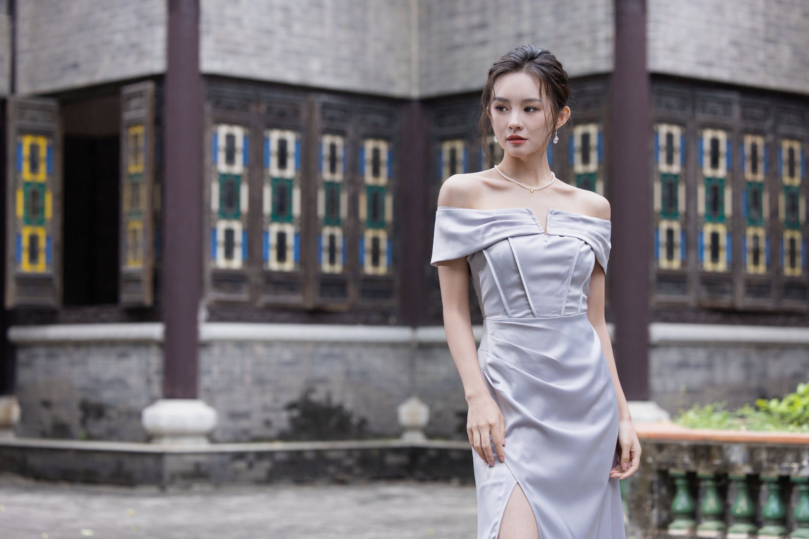 Jin Yuè V Off Shoulder Maxi Dress