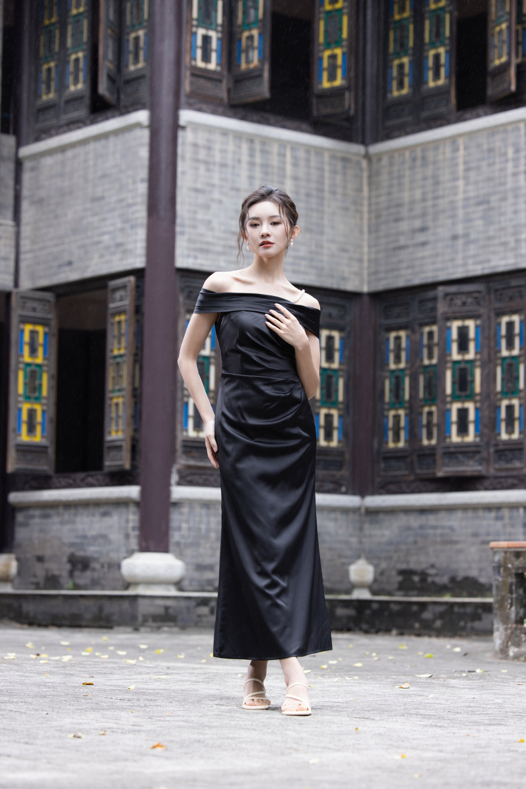 Jin Yuè Off Shoulder Pearl Maxi Dress