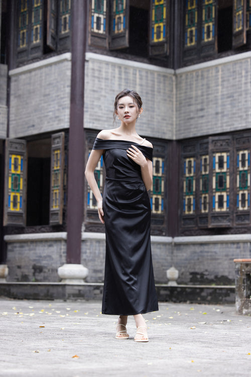 Jin Yuè Off Shoulder Pearl Maxi Dress