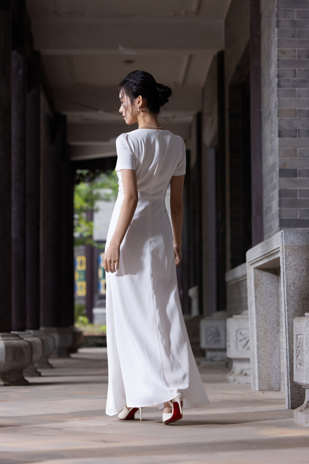 Jin Yuè Graceful Maxi Dress