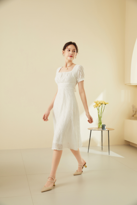 Vivi British Eyelet Midi Dress