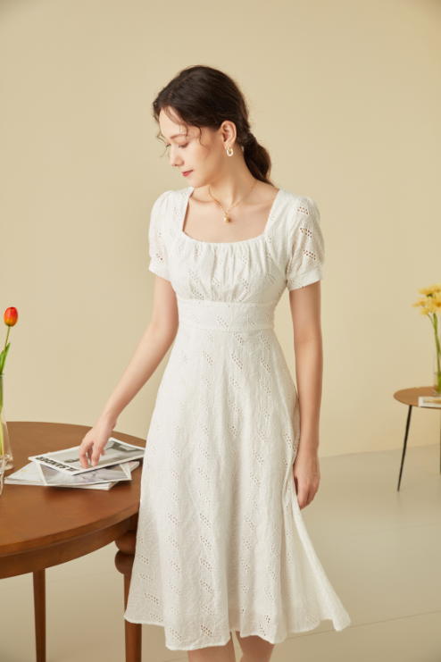 Vivi British Eyelet Midi Dress